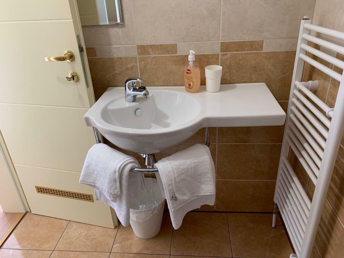 Vinarija Zlatar Hotel Luaran gambar